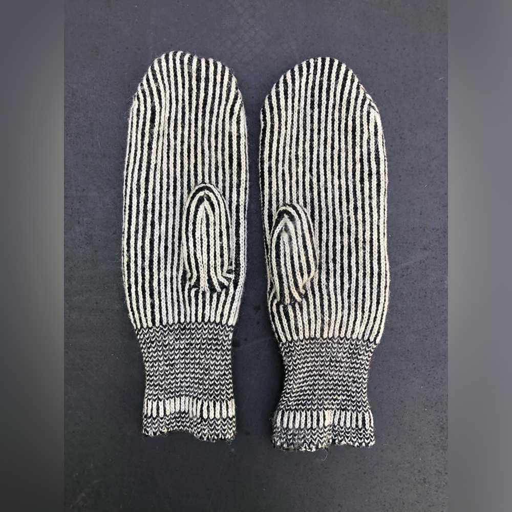 Wool Mittens - Picture 2 of 2